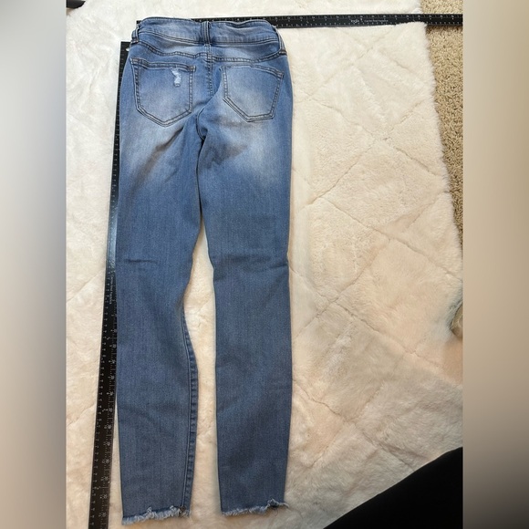 Altar’d State 24/0 women’s Juniors jeans size 0 distressed denim - Picture 2 of 5